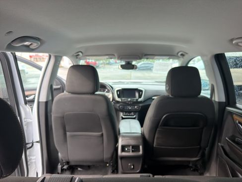 Used 2020 GMC Terrain SLE w/ Driver Convenience Package FWD image 12