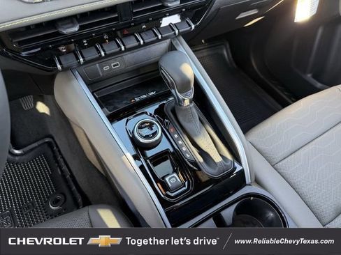 Used 2026 Chevrolet Colorado ZR2 w/ Technology Package image 17