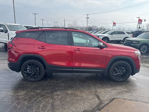 Used 2023 GMC Terrain SLT w/ Elevation Edition image 9