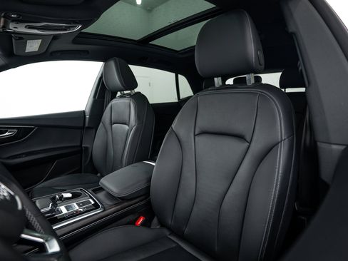 Certified 2023 Audi Q8 Premium w/ Convenience Package AWD/4WD image 17