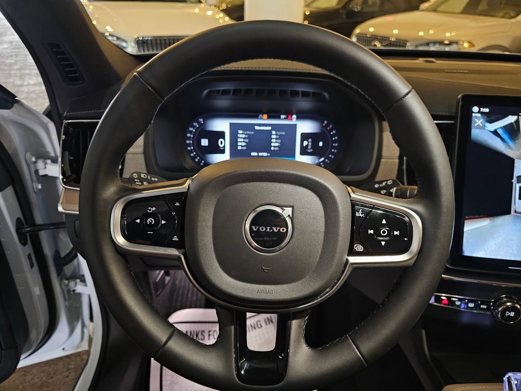 Certified 2025 Volvo XC90 B5 Plus AWD/4WD image 22