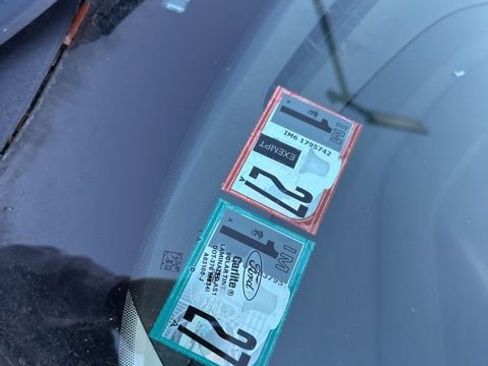 Used 2012 Ford Focus SE w/ SE Winter Pkg image 2