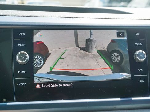 Used 2022 Volkswagen Taos SE image 24