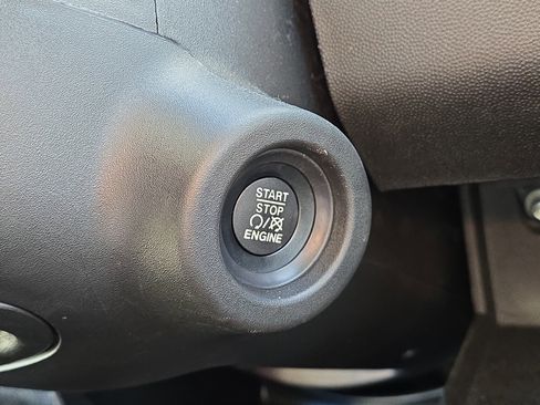 Used 2025 RAM ProMaster 2500 w/ Premium Convenience Group FWD image 17