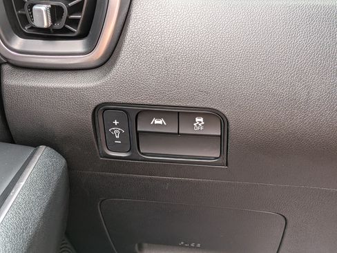 Used 2022 Kia Sorento S w/ Panoramic Sunroof Package FWD image 24