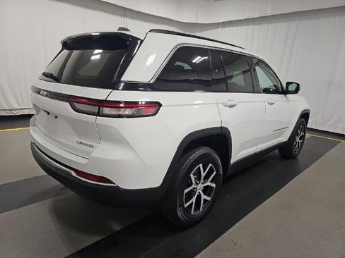 Used 2024 Jeep Grand Cherokee Limited image 4