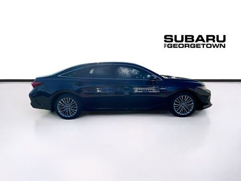 Used 2021 Toyota Avalon Limited image 8