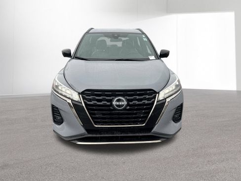 Used 2023 Nissan Kicks SR w/ SR Premium Package FWD image 7
