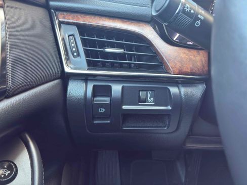 Used 2017 Cadillac CTS Luxury RWD image 35