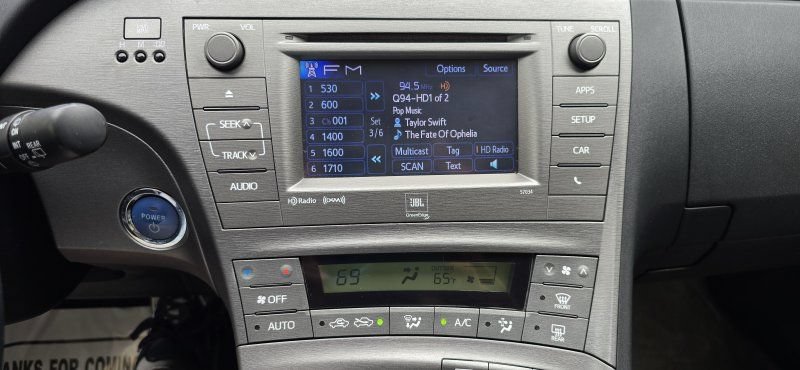 Used 2014 Toyota Prius Four FWD image 21