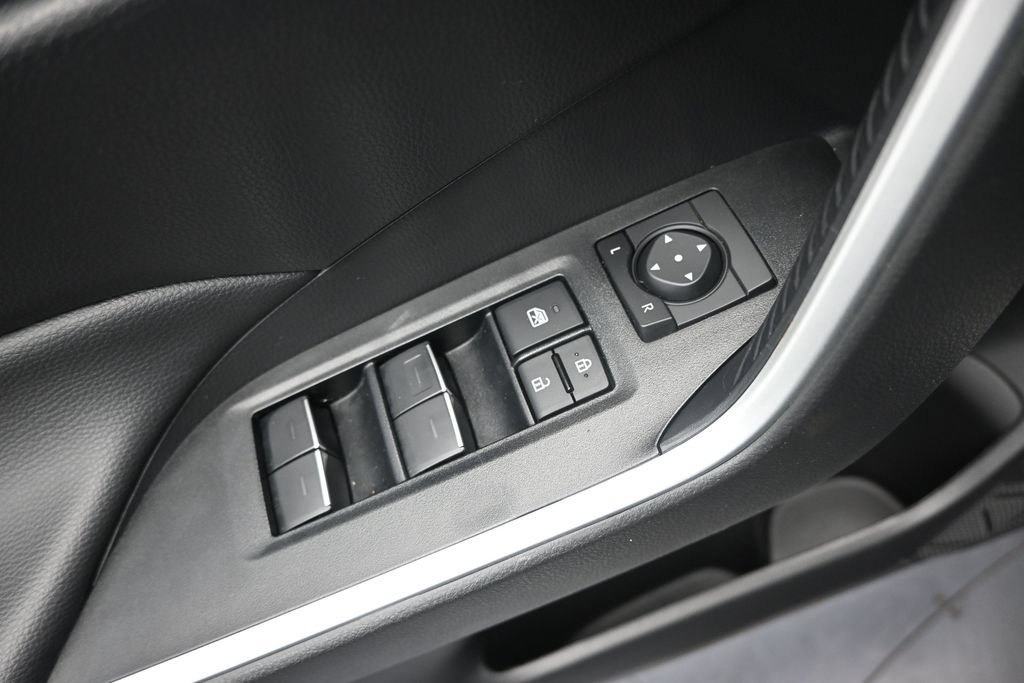 Used 2025 Toyota RAV4 XLE w/ Convenience Package FWD image 21