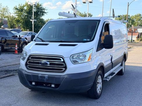 Used 2015 Ford Transit 250 130 Low Roof w/ Exterior Upgrade Package RWD image 3