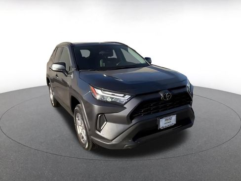 Used 2025 Toyota RAV4 XLE image 3
