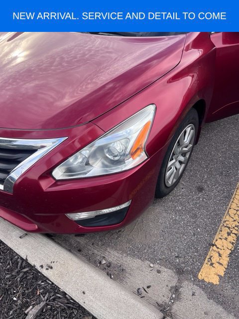 Used 2014 Nissan Altima 2.5 S w/ Display Audio Package FWD image 4