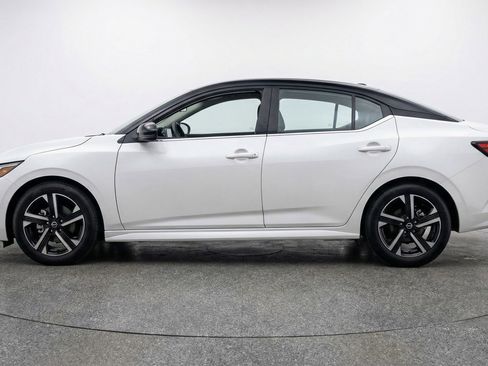 Used 2025 Nissan Sentra SV image 5