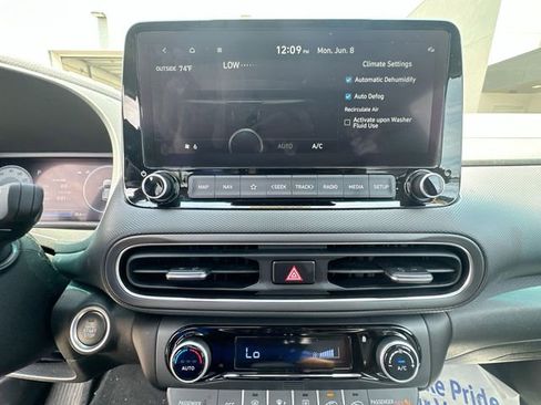 Used 2023 Hyundai Kona Limited AWD/4WD image 21