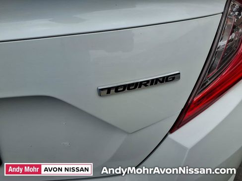 Used 2019 Honda Civic Touring image 11