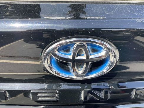 Used 2021 Toyota Sienna XSE image 36