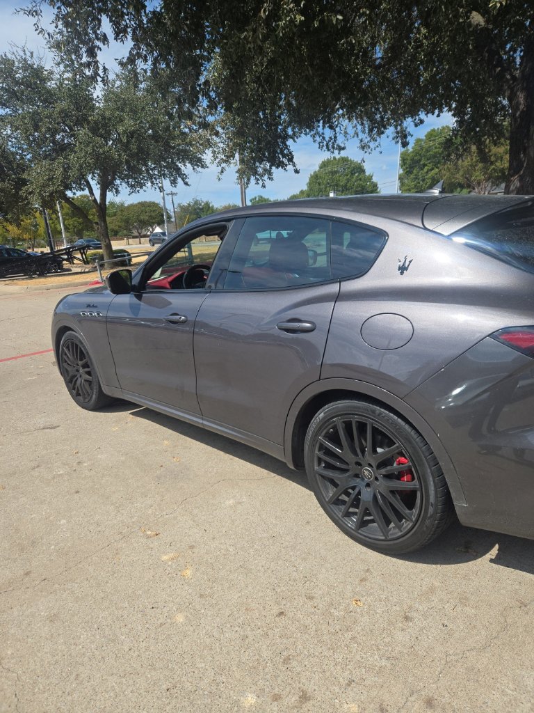 Used 2022 Maserati Levante Modena AWD/4WD image 19