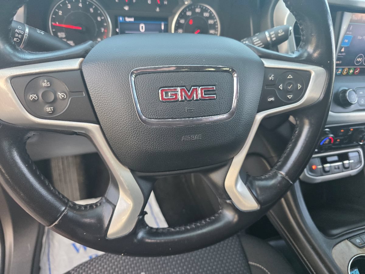 Used 2020 GMC Acadia SLE FWD image 18