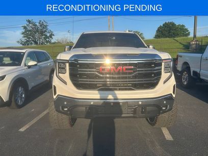 Used 2025 GMC Sierra 1500 SLT w/ SLT Premium Plus Package