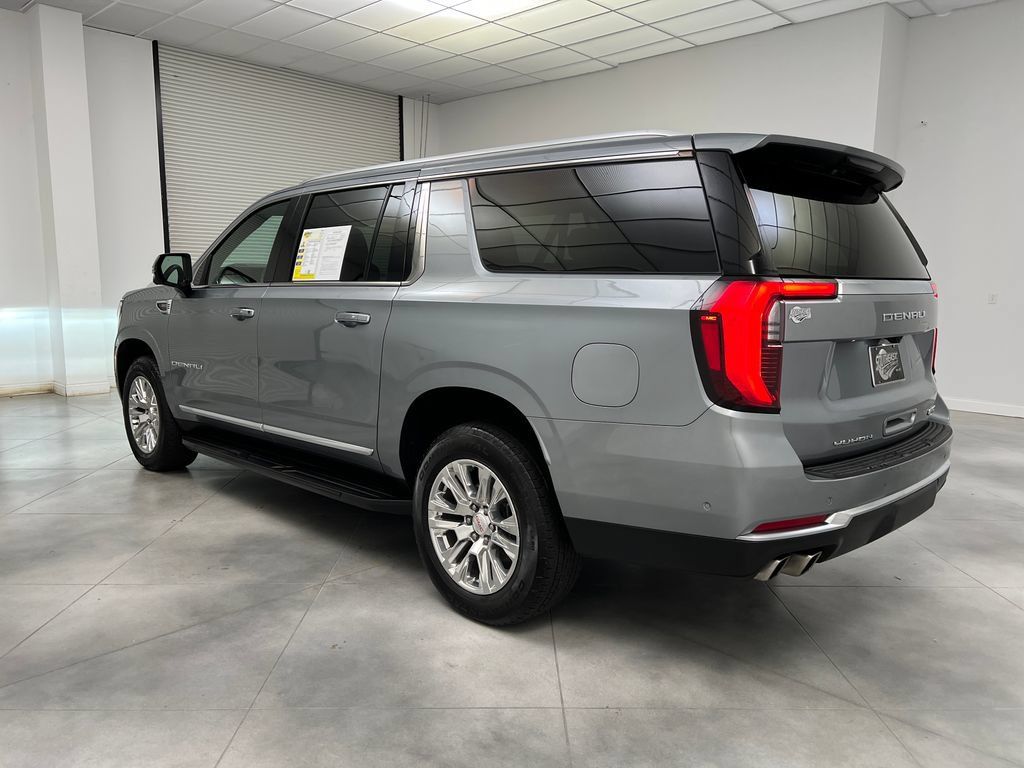 Used 2025 GMC Yukon XL Denali RWD image 6