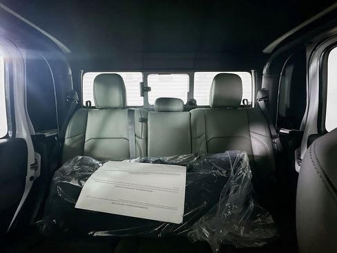 New 2025 Jeep Gladiator Mojave image 10