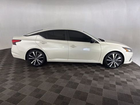 Used 2020 Nissan Altima 2.5 SR FWD image 6