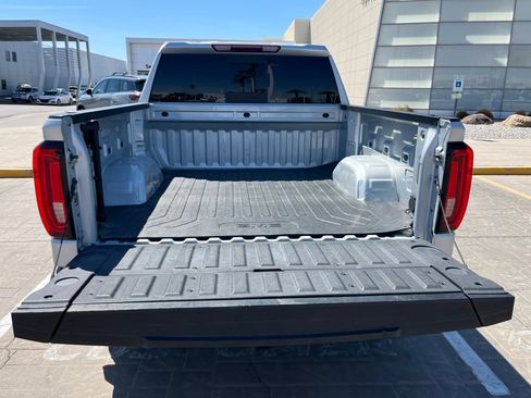 Used 2019 GMC Sierra 1500 SLT w/ SLT Premium Package AWD/4WD image 20