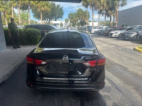 Certified 2022 Nissan Altima 2.5 SR w/ Midnight Edition Package FWD image 7