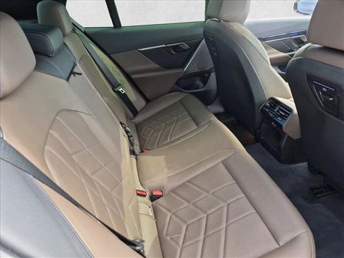 Used 2024 BMW i5 eDrive40i w/ M Sport Package RWD image 21