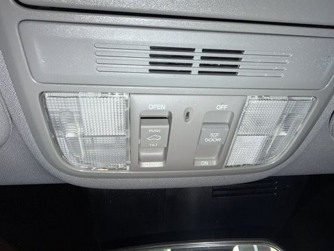 Used 2021 Honda CR-V EX image 18
