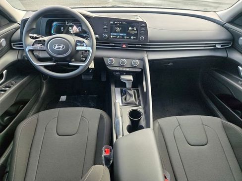 New 2026 Hyundai Elantra SE FWD image 12