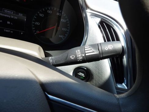 Used 2016 Chevrolet Malibu LT FWD image 18
