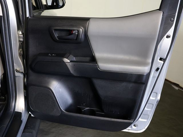 Used 2022 Toyota Tacoma SR AWD/4WD image 28