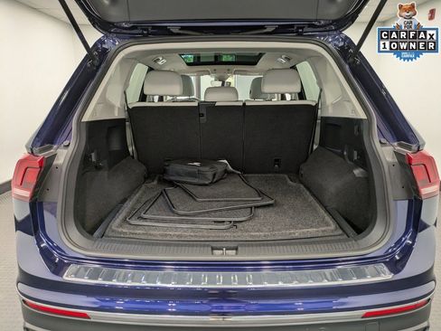 Used 2022 Volkswagen Tiguan SE w/ Panoramic Sunroof Package AWD/4WD image 26