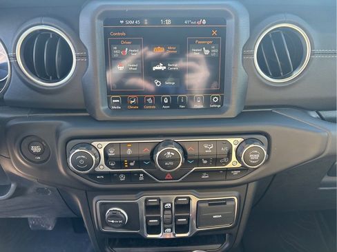 Used 2021 Jeep Gladiator Overland w/ Popular Equipment Package AWD/4WD image 13