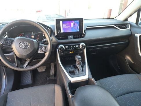 Used 2025 Toyota RAV4 XLE AWD/4WD image 20