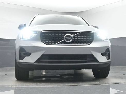 Used 2026 Volvo XC40 B5 Plus AWD/4WD image 36