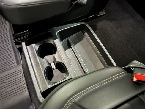 Used 2021 Ford Explorer XLT w/ Equipment Group 202A image 22