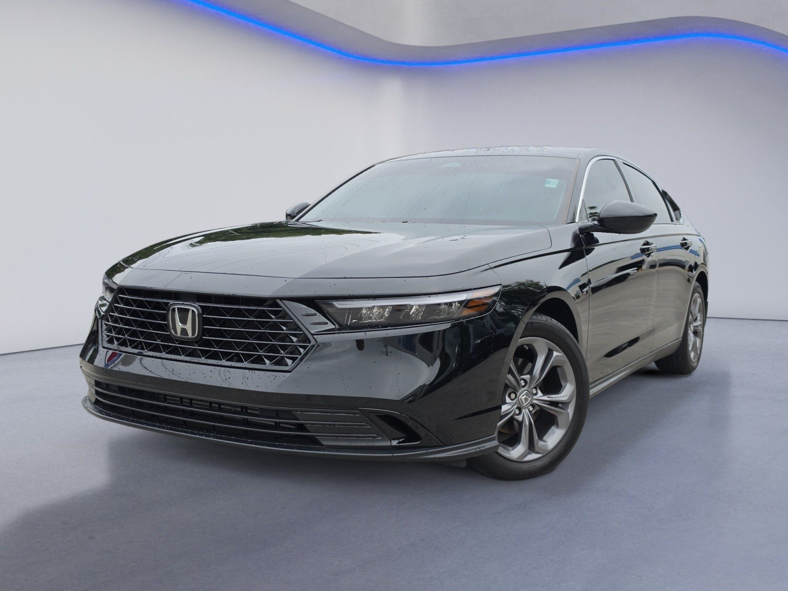 Used 2024 Honda Accord EX image 2