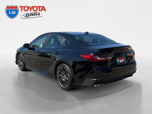 Certified 2025 Toyota Camry SE FWD image 3