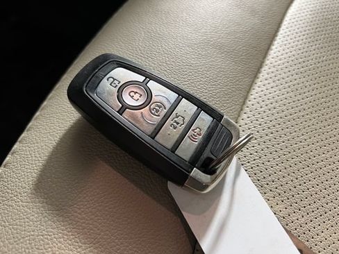 Used 2018 Ford Explorer Limited w/ Equipment Group 301A FWD image 27