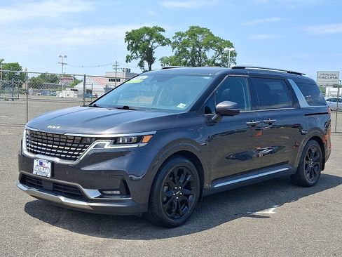 Used 2024 Kia Carnival SX Prestige FWD image 3