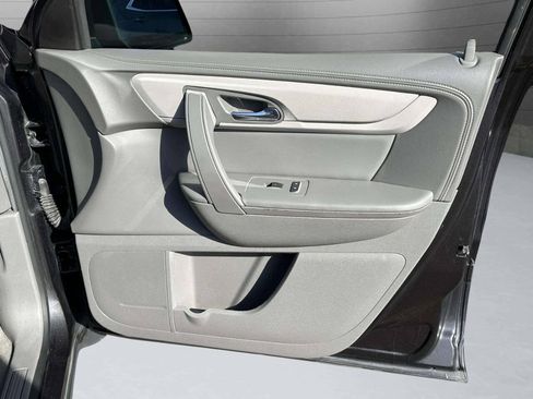 Used 2016 Chevrolet Traverse LS FWD image 32