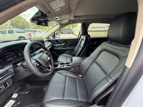 New 2025 Lincoln Corsair FWD w/ Equipment Group 101A image 13