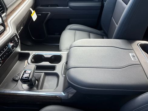 New 2026 GMC Sierra 1500 Elevation w/ Elevation Premium Package image 24