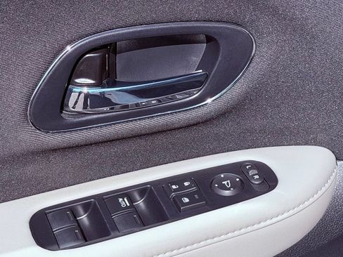 Used 2022 Honda HR-V EX image 18
