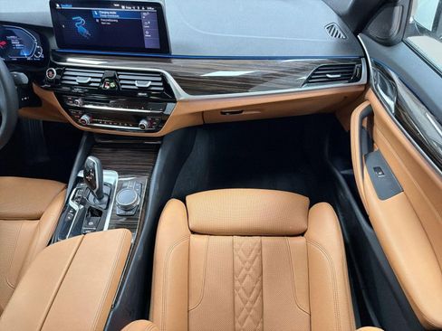 Certified 2023 BMW 530e xDrive w/ Premium Package image 29