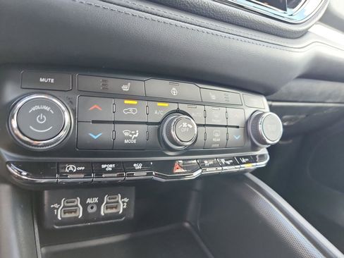 Used 2022 Dodge Durango GT image 30